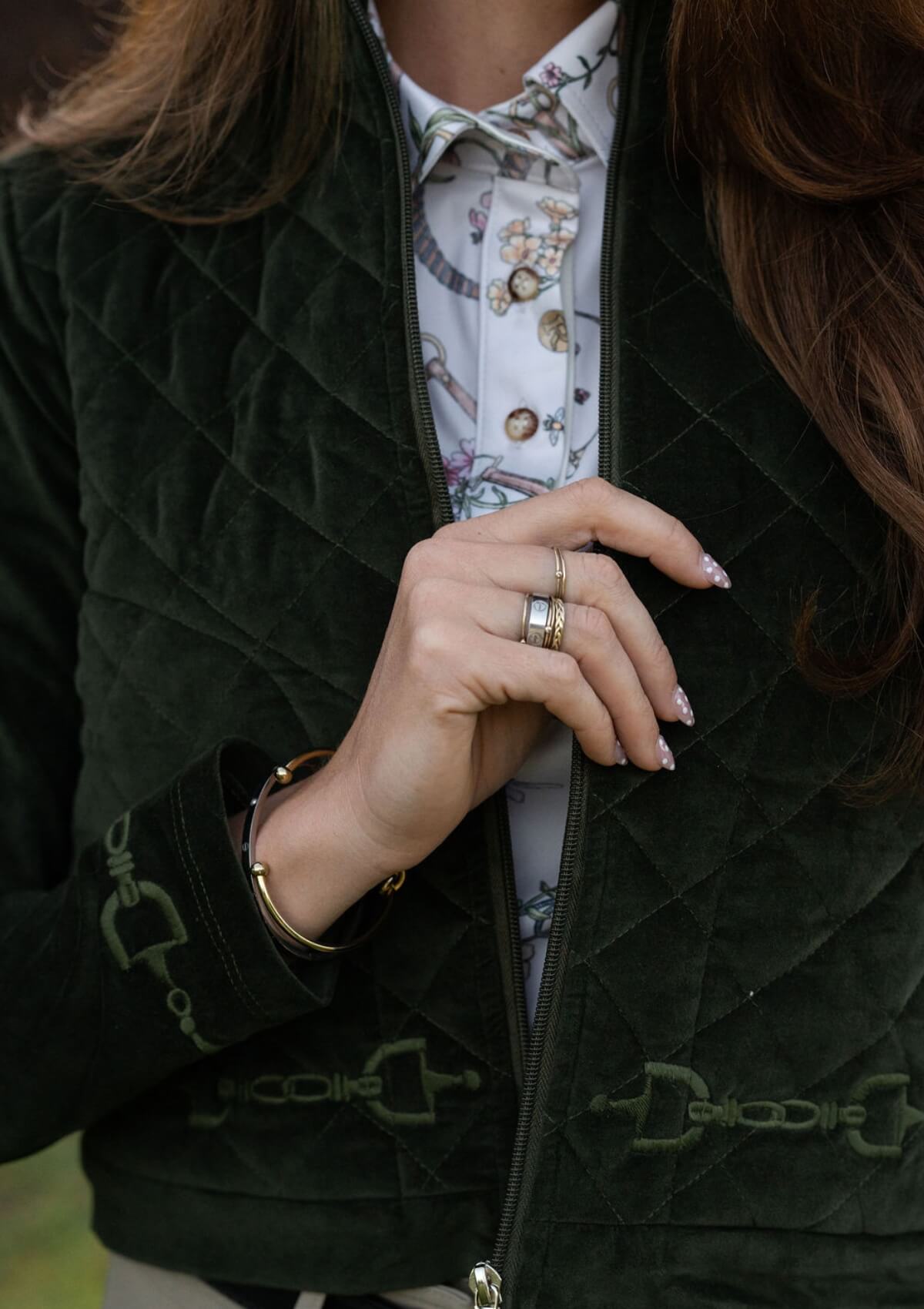 Chaqueta Ember Bordada en Velvet | Verde Musgo