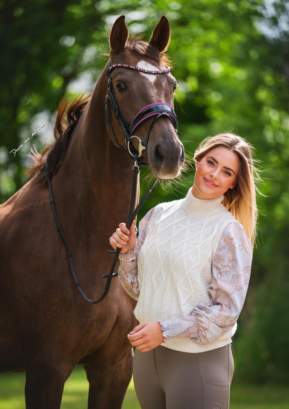 Suéter Ellie de Punto Trenzado con Mangas Estampadas | Blanco