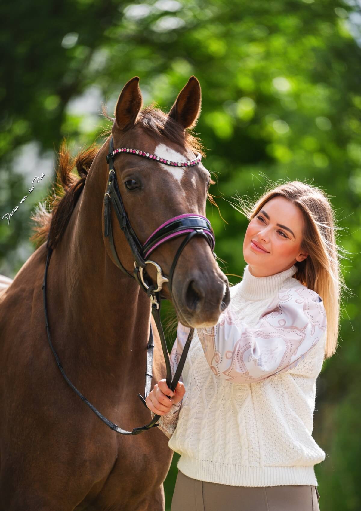 Suéter Ellie de Punto Trenzado con Mangas Estampadas | Blanco