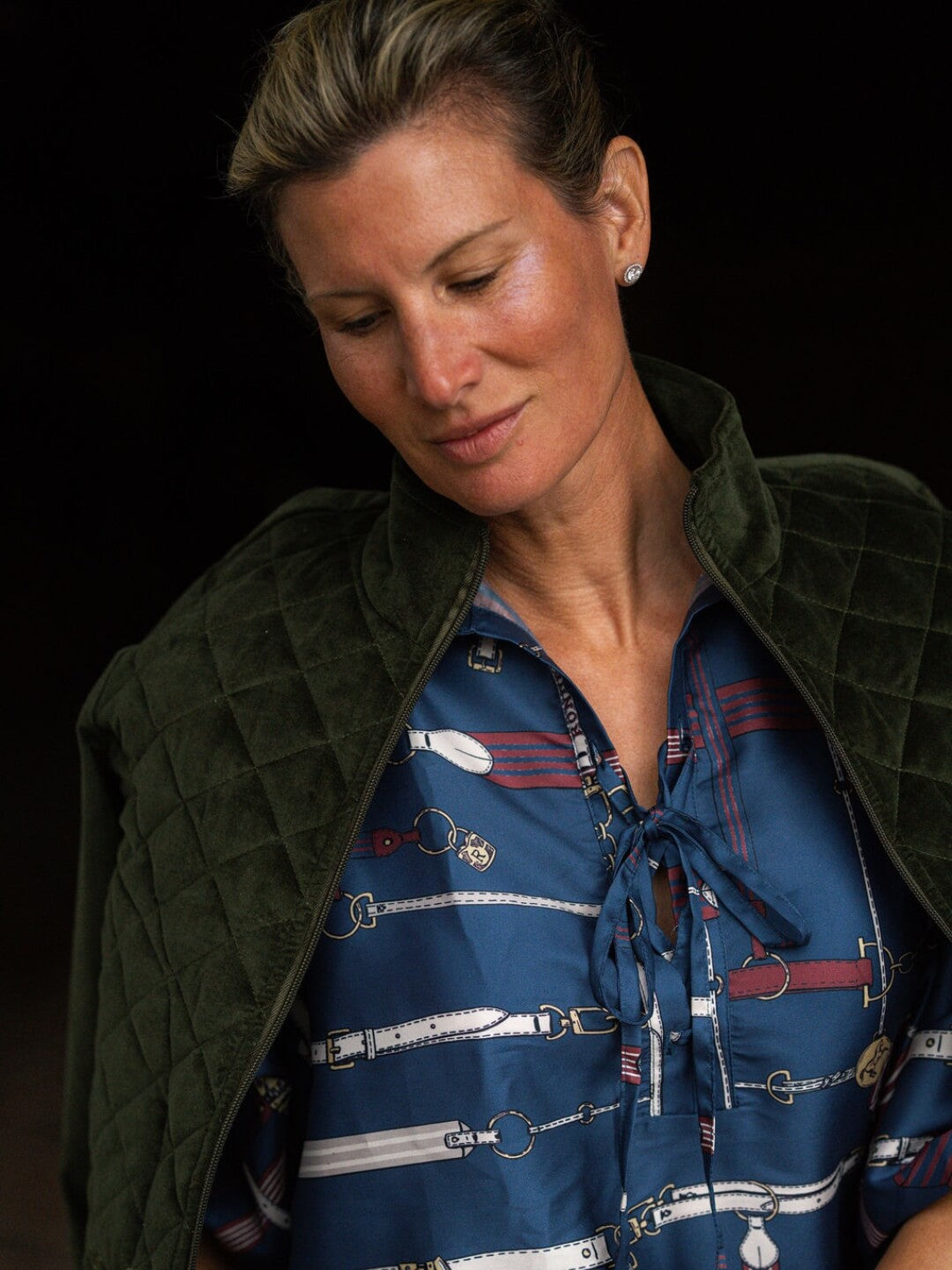 Blusa Viena | Estampado Jubilea | Azul Marino