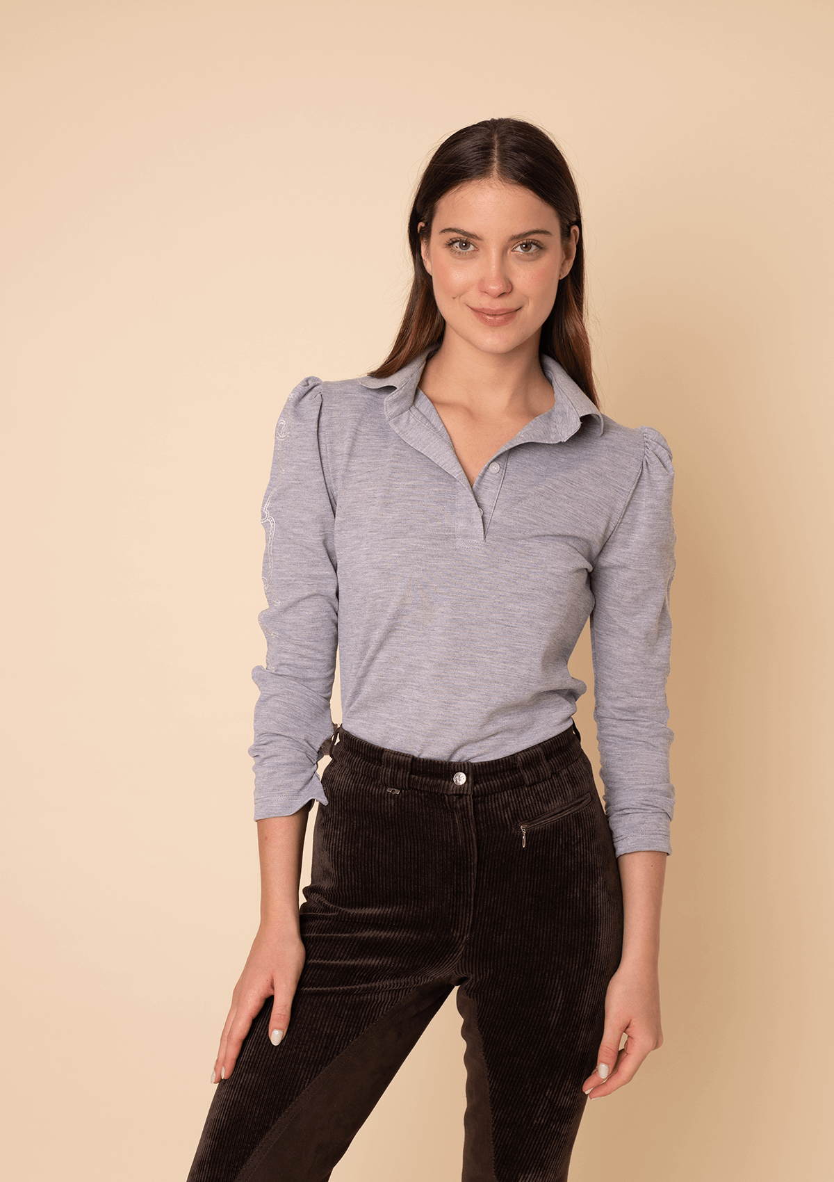 Polo Elise | Manga Larga Bordada | Gris
