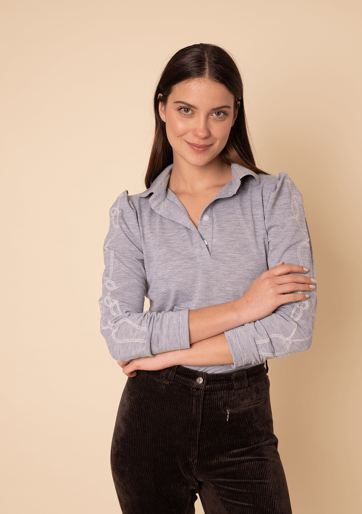 Polo Elise | Manga Larga Bordada | Gris