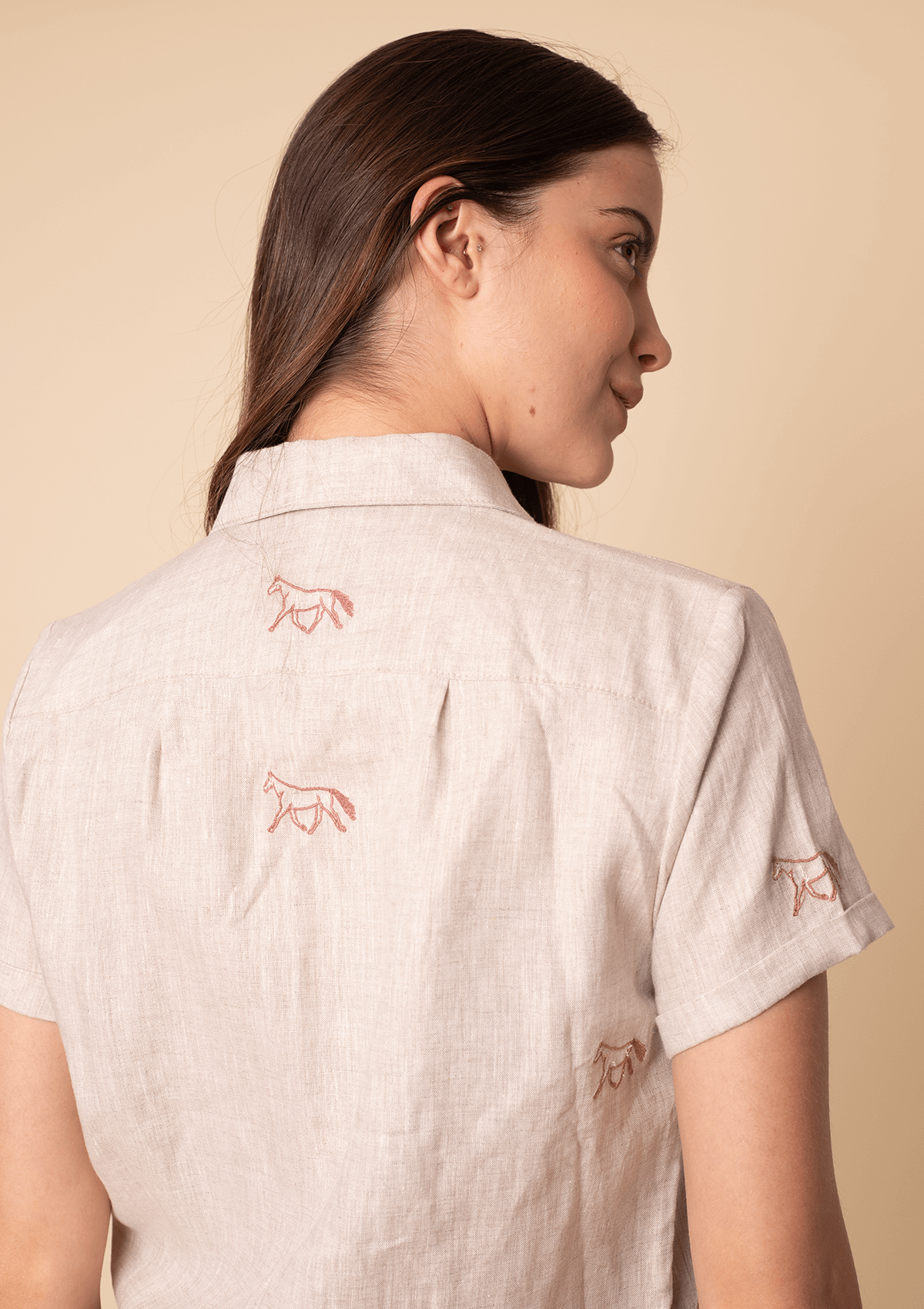 Camisa de Lino Sundown con Caballos Bordados | Manga Corta