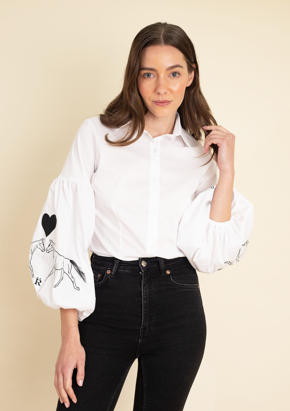 Annie Shirt Embroidered | White & Black - Rönner