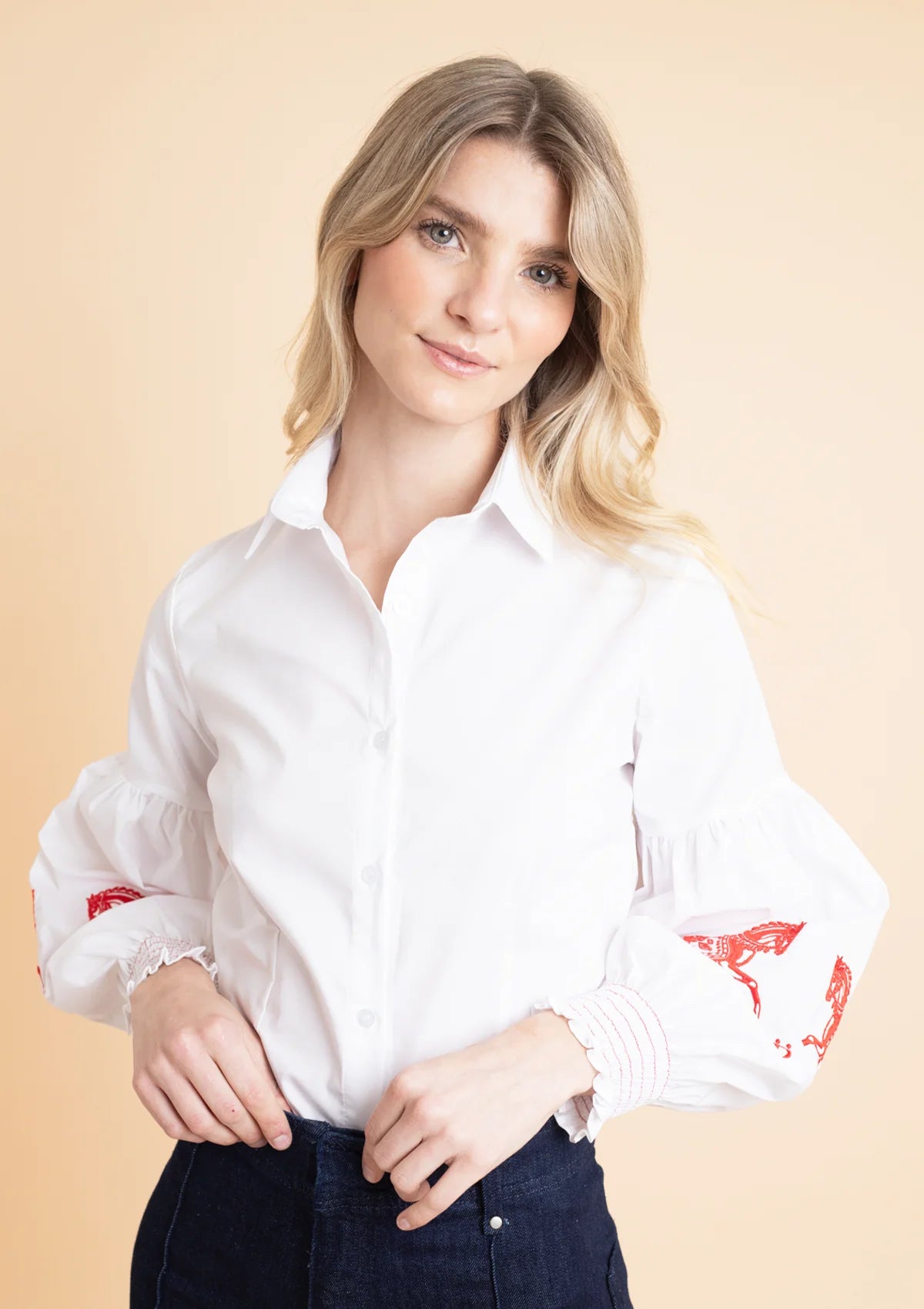 Camisa Annie Bordada | Blanco & Rojo