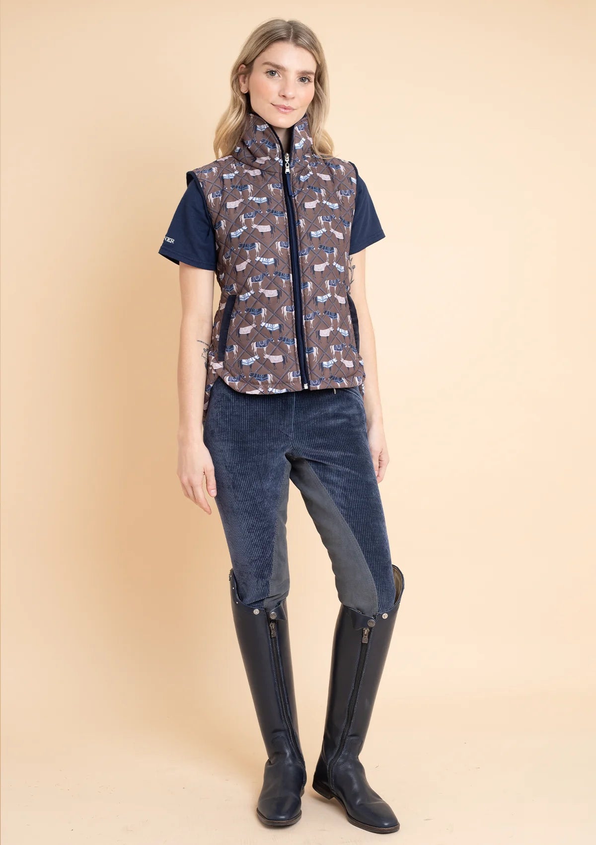 Chaleco Florence Acolchado | Estampado Victory | Chocolate